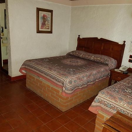 State Inn Chihuahua Exteriör bild