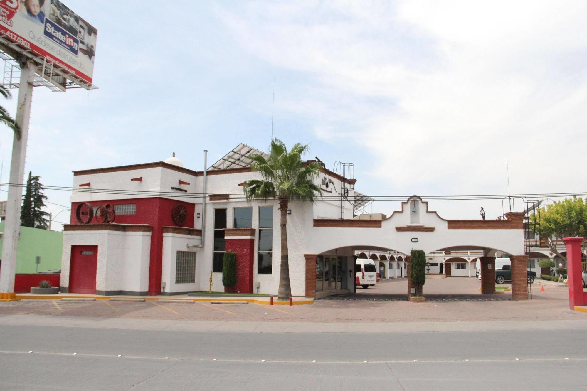 State Inn Chihuahua Exteriör bild