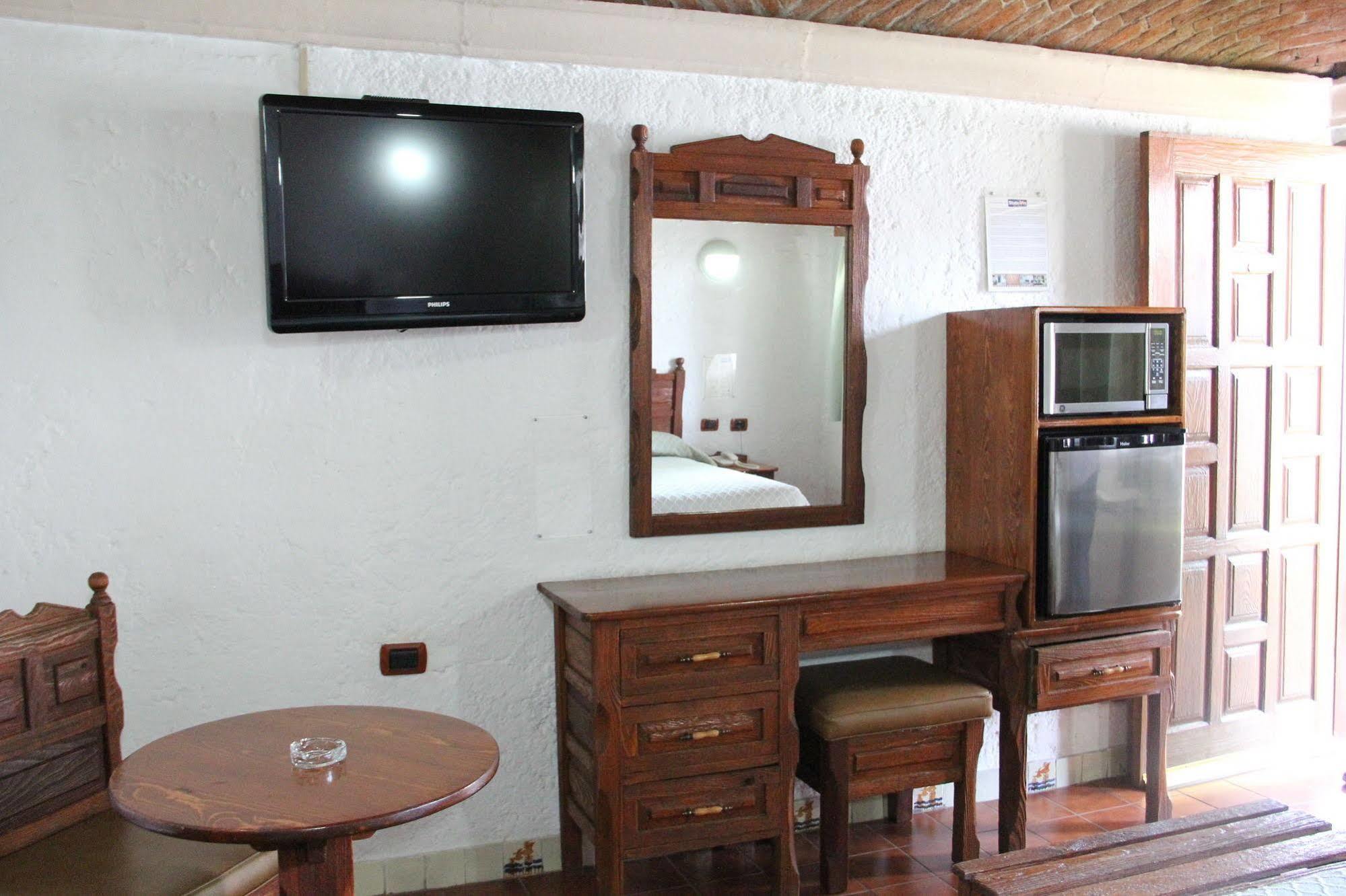 State Inn Chihuahua Exteriör bild
