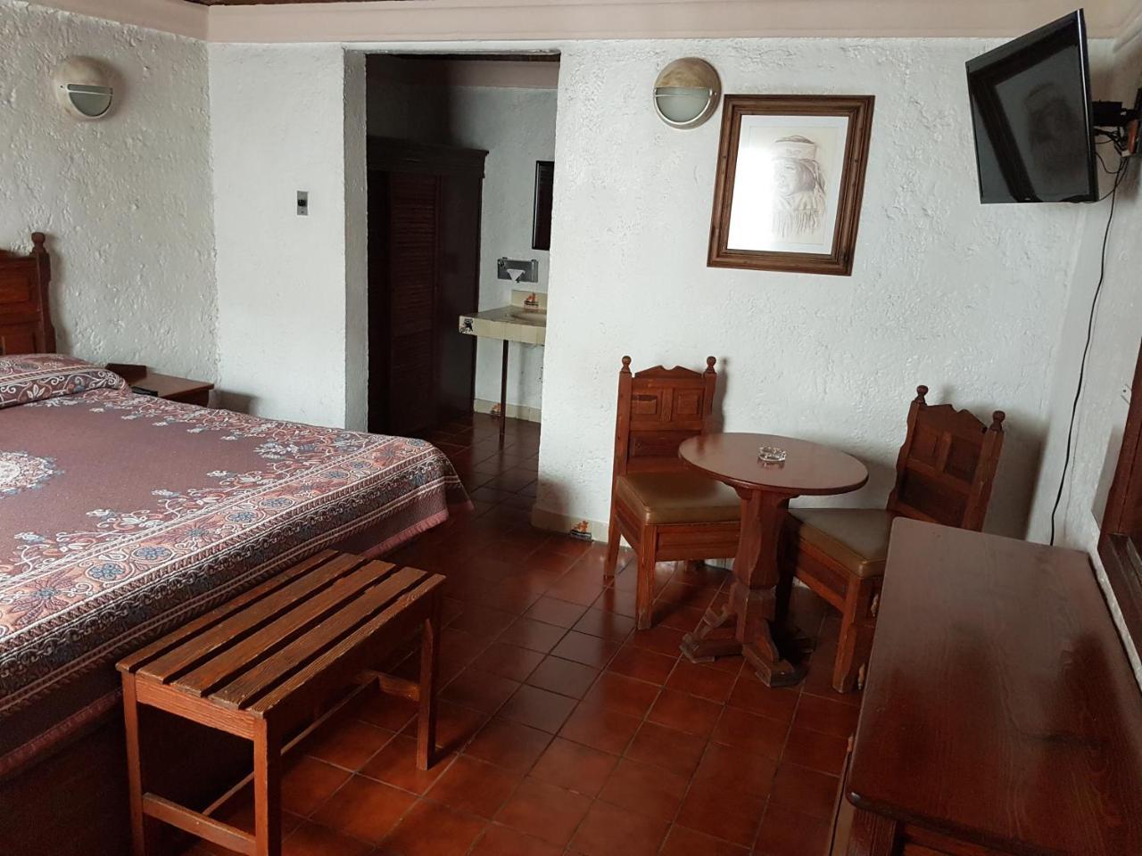 State Inn Chihuahua Exteriör bild