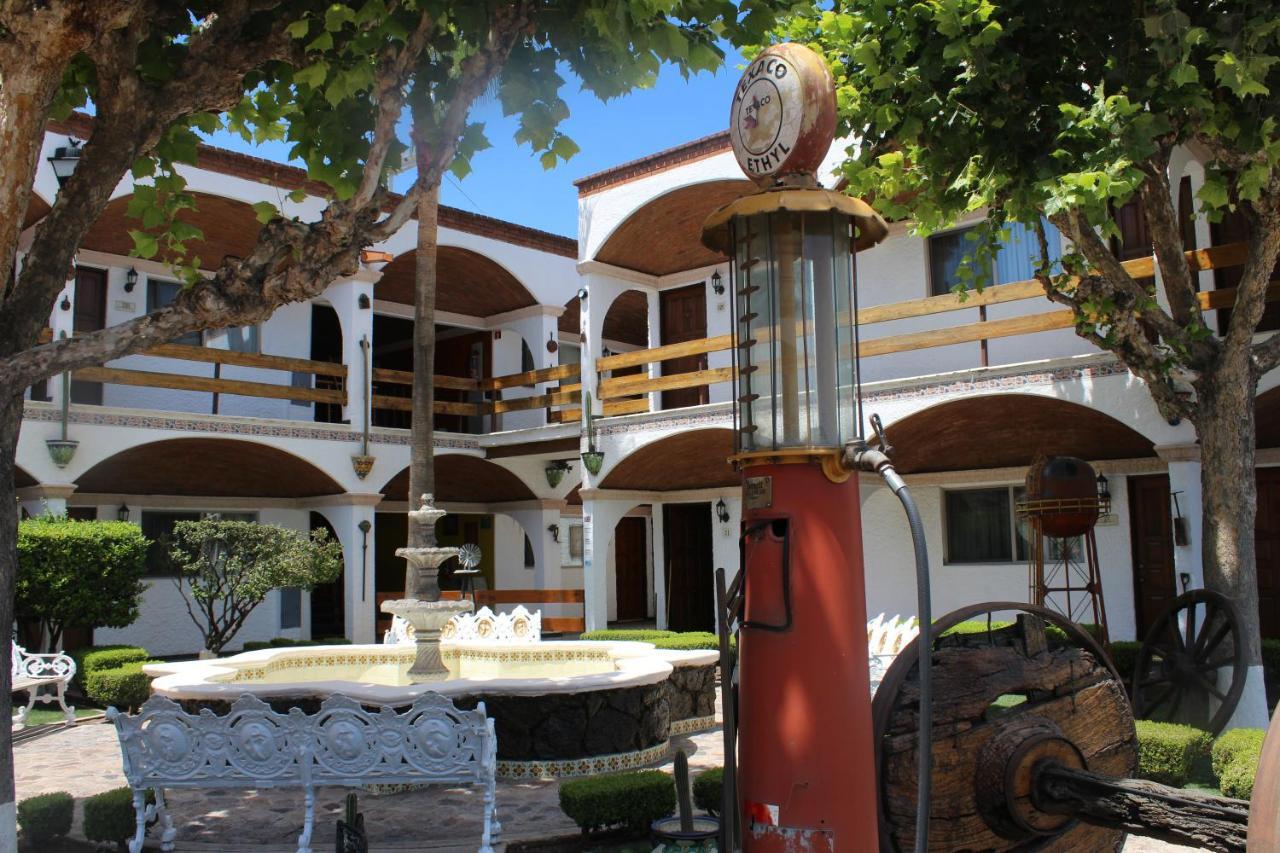 State Inn Chihuahua Exteriör bild